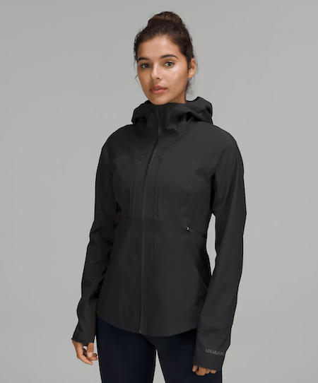 Cute Light Workout Jackets to Wear This Spring | FitMinutes.com